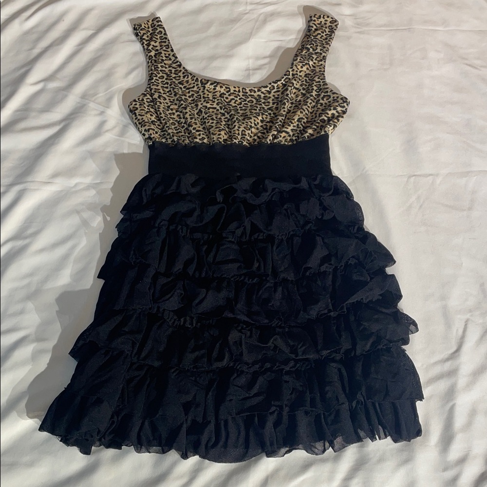 Freeway Leopard Print Ruffle Mini Dress with elastic band waist. Size SMALL